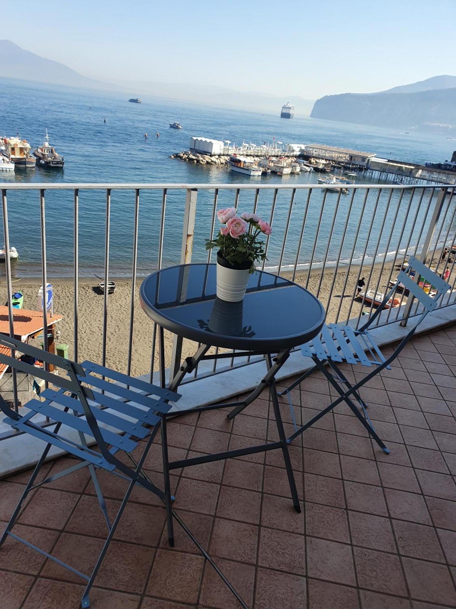 Apartmán Il Borgo Antico Sorrento Sea View Exteriér fotografie